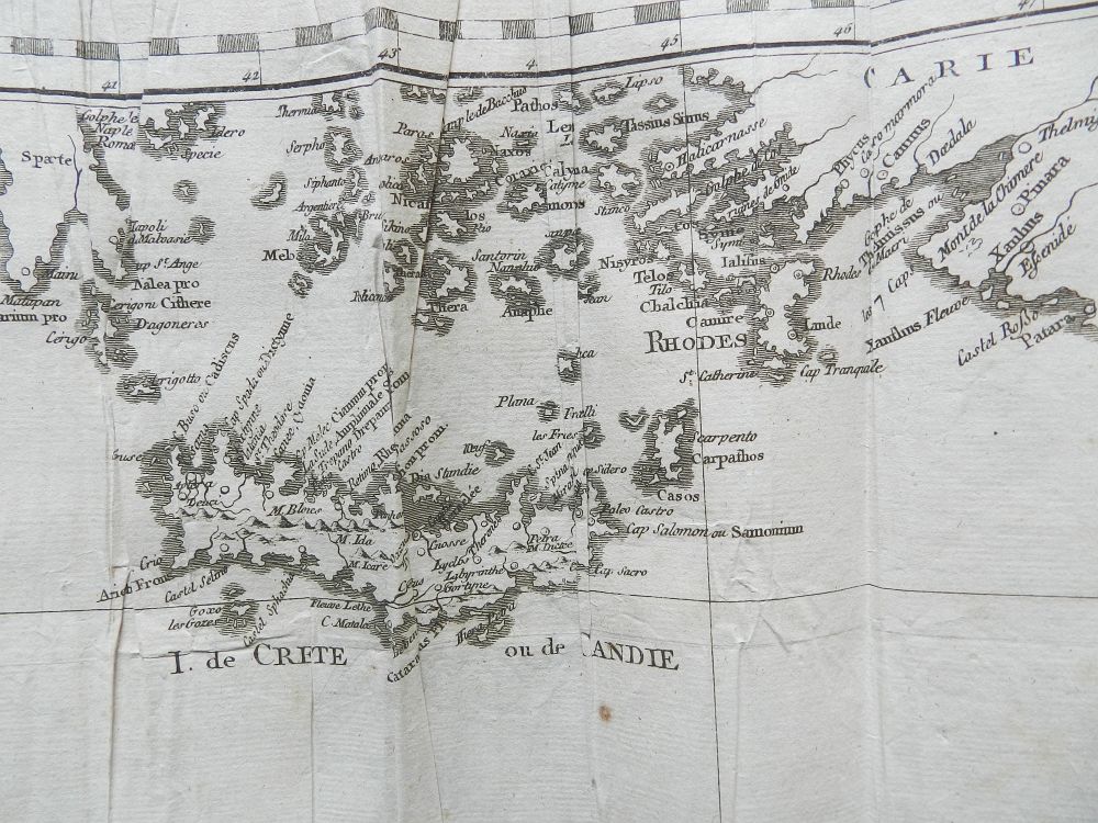 île des cyclades en 3 lettres